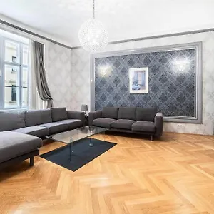 Apartment Carlton 